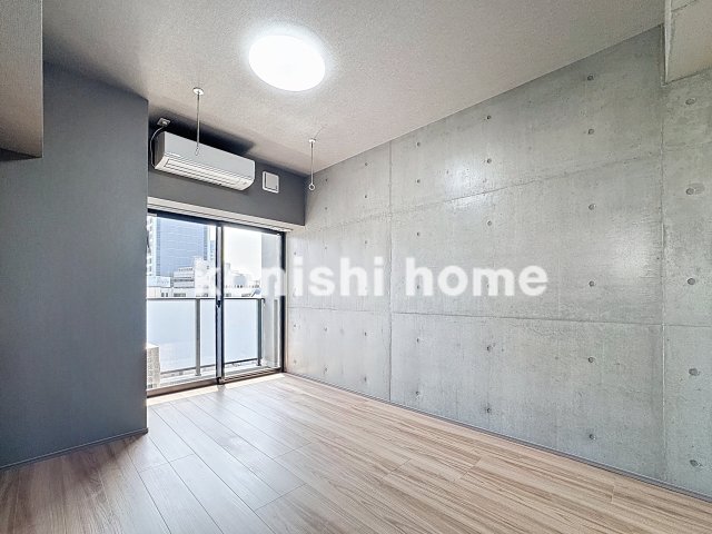 居室・リビング　※反転タイプ、別部屋写真使用。