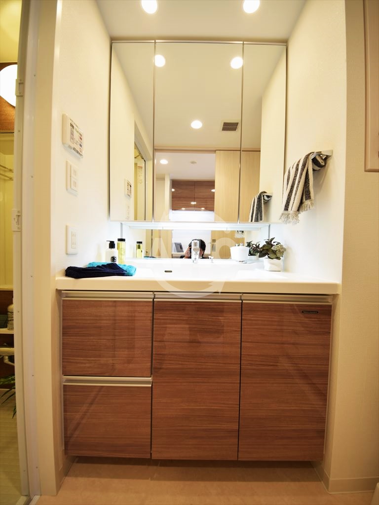 洗面設備　パークアクシス本町　独立洗面台