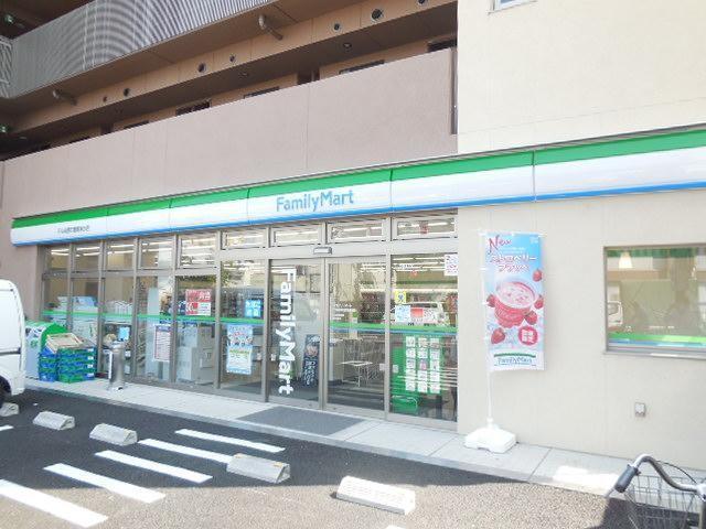 コンビニ　ファミリーマート 千住河原町墨堤通り店（コンビニ）まで200m