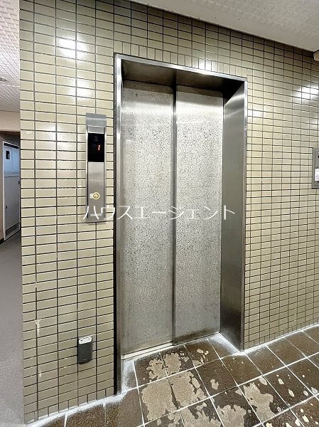その他共有部分　エレベーターがあり、上層階でもラクちん。