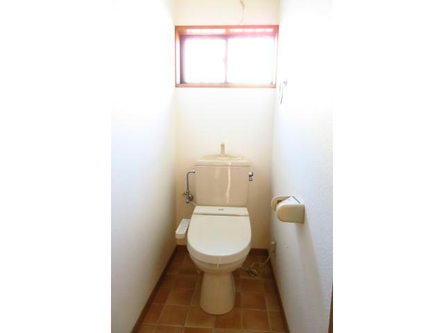 トイレ　温水洗浄便座付き