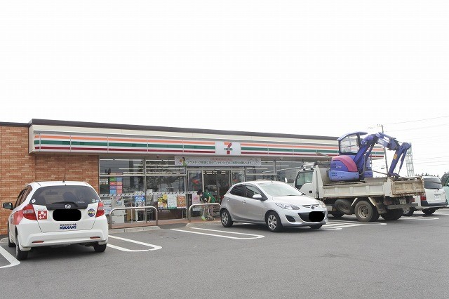 コンビニ　セブンイレブン（コンビニ）まで1236m