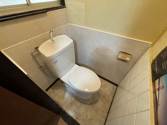 トイレ　※別号室の写真です