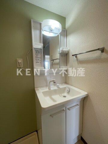 洗面設備　コンパクトで使いやすい洗面所