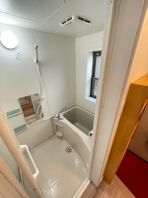 バス・シャワールーム　別部屋参考写真