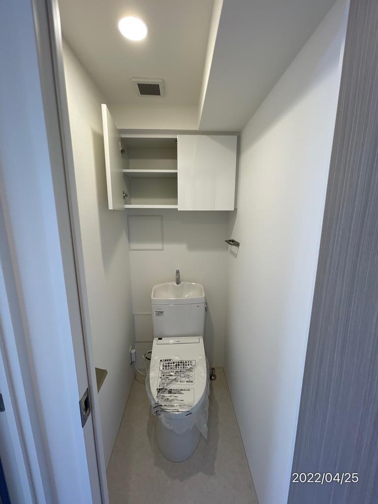 トイレ　（別タイプ参考写真）ティモーネグランデ田端ドゥーエ　荒川区西