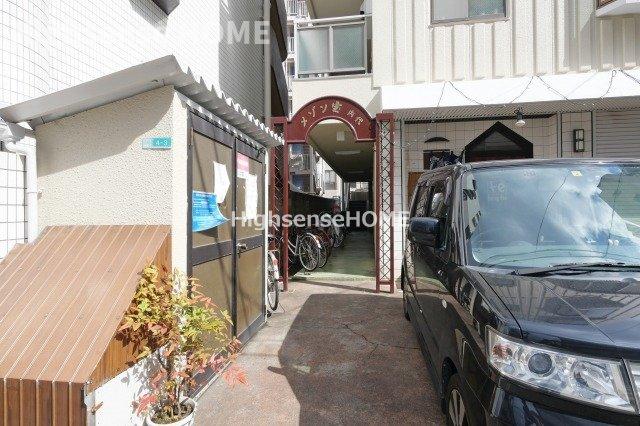 エントランス　建物の内部です