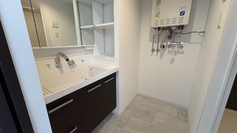 洗面設備　広々脱衣所