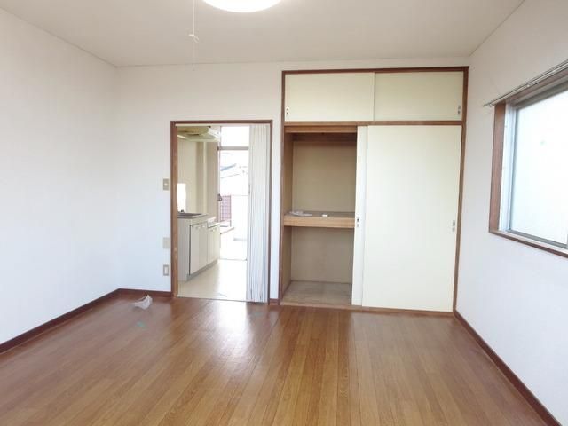 居室・リビング　同建物別号室参考写真