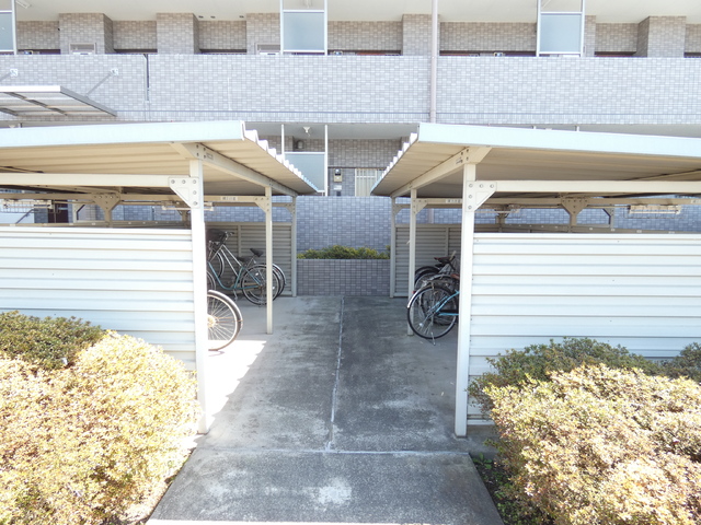 その他共有部分　★屋根付駐輪場★（空き状況・使用料等詳細はご確認下さい）