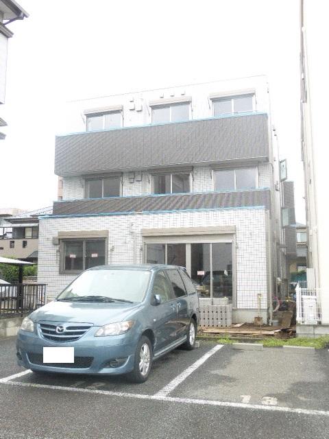 建物外観　ベルーガ
