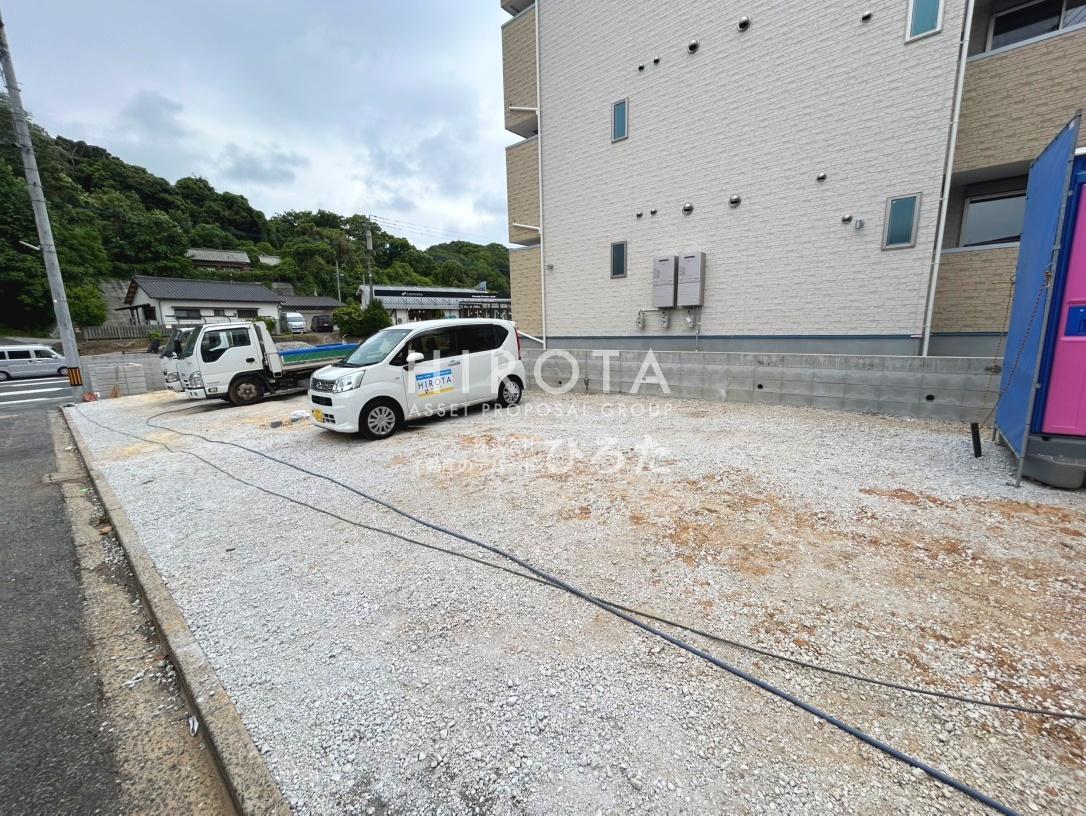 駐車場　建築工事中