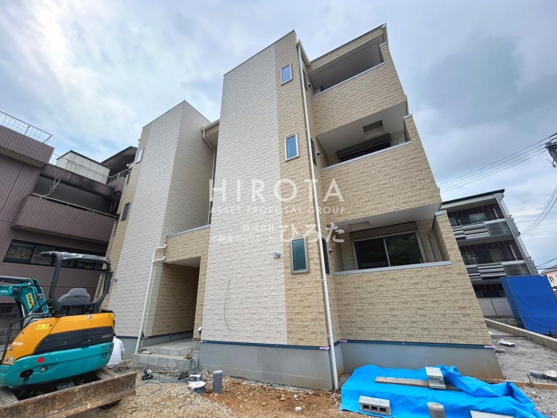建物外観　建築工事中
