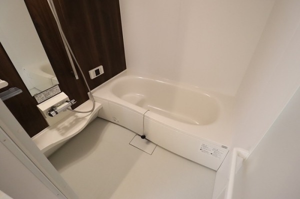 バス・シャワールーム　ゆったり一坪風呂