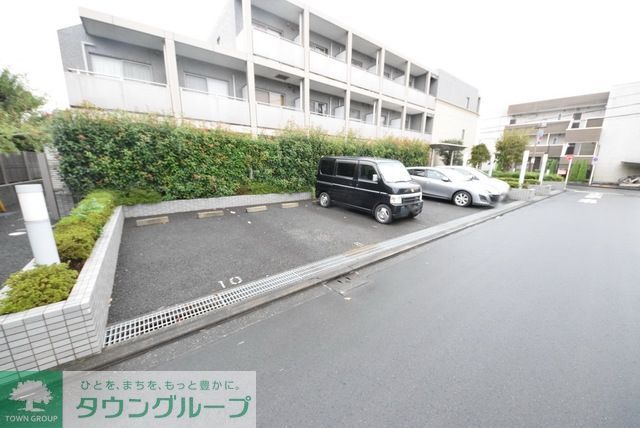 駐車場　駐車場
