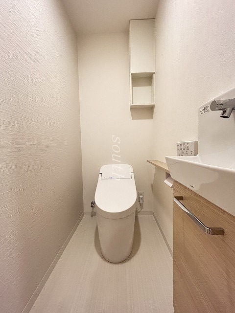 トイレ　ウォシュレット付きのトイレ