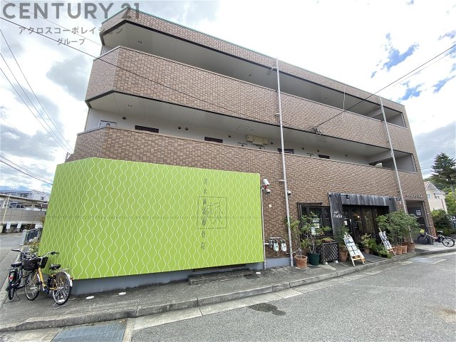 建物外観　タイル貼りのおしゃれな外観です♪