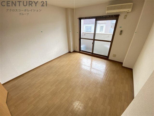 居室・リビング　南西向きで日当たり良好なお部屋です☆