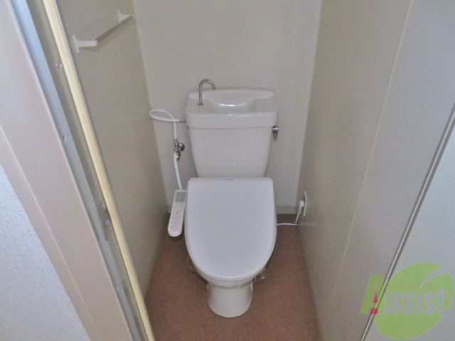 トイレ　こちらはトイレです。清潔感があり、安心して使用できます。