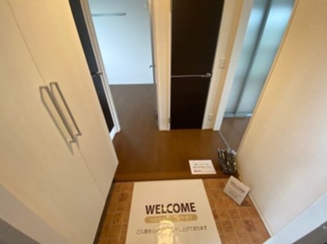 玄関　別号室の写真となります