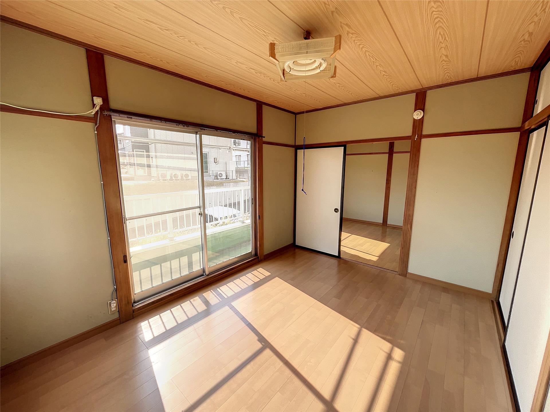 ハイツ向陽2号棟の居間写真