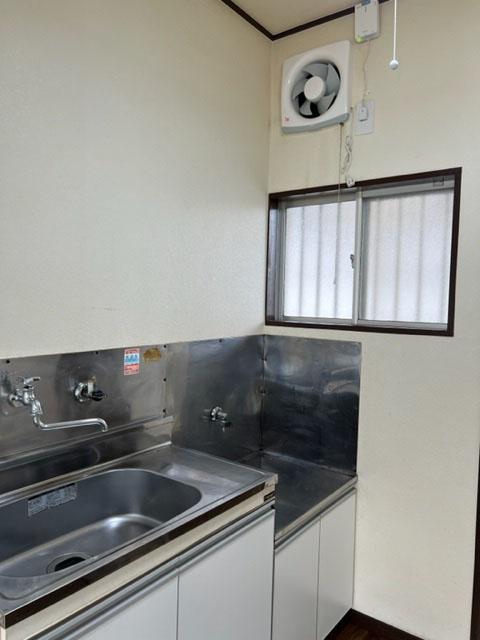 キッチン　写真は同タイプの201号室です