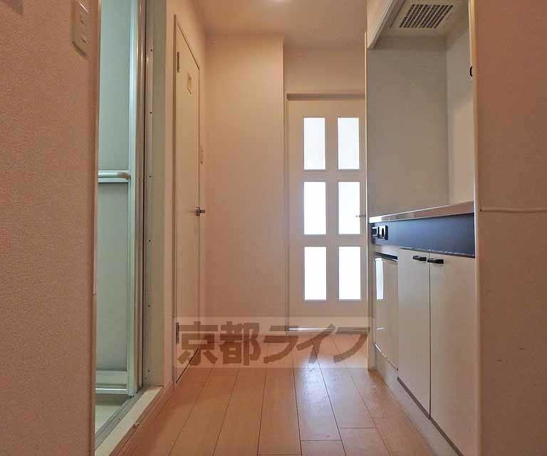 その他部屋・スペース　玄関から廊下にかけて