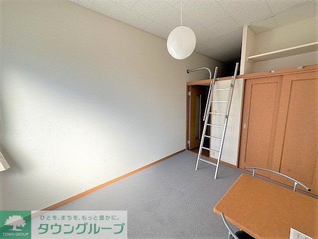 居室・リビング　2階タイプのお部屋です。