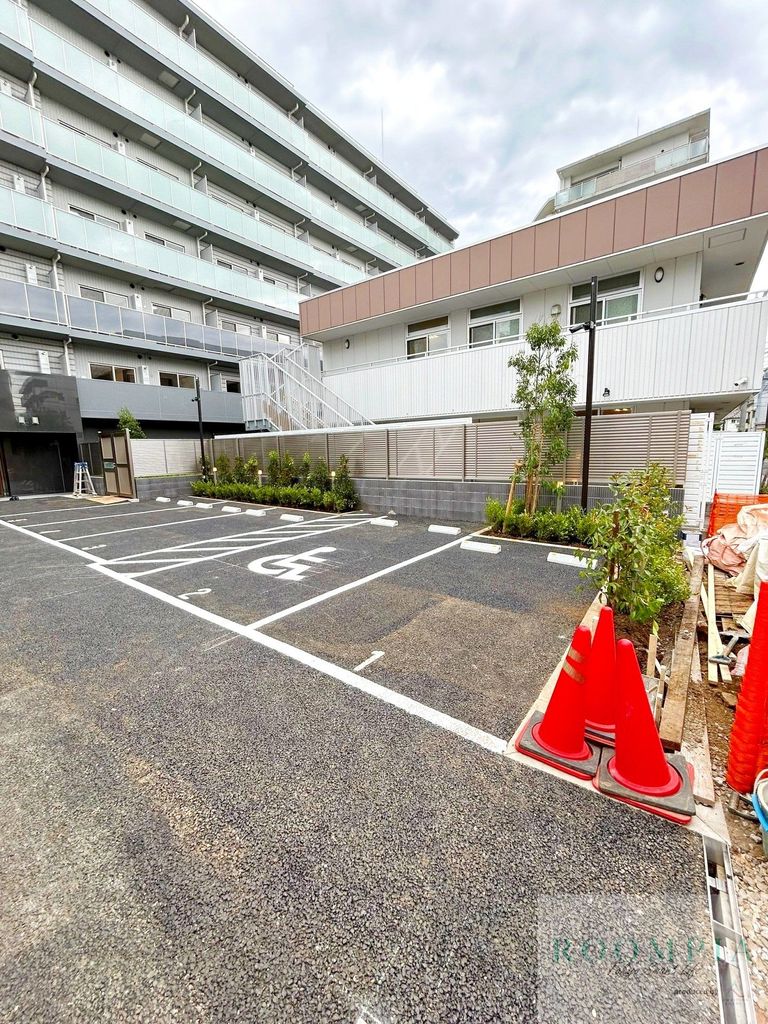 駐車場　駐車場