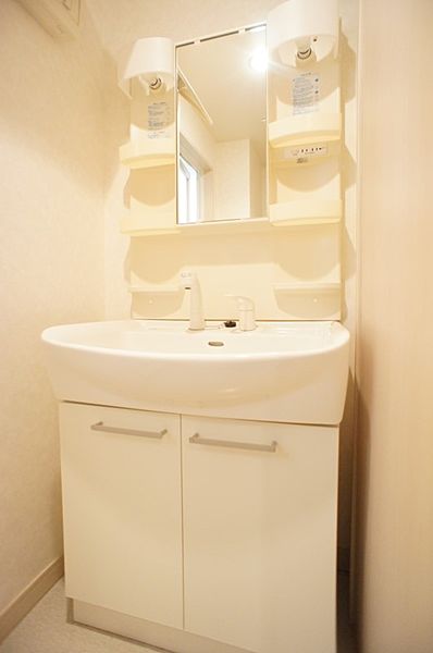 洗面設備　コンパクトで使いやすい洗面所
