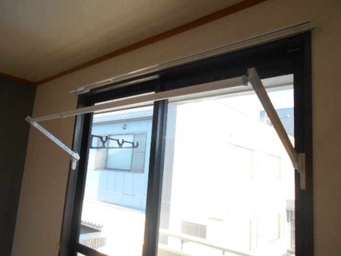 その他設備　205 室内物干し