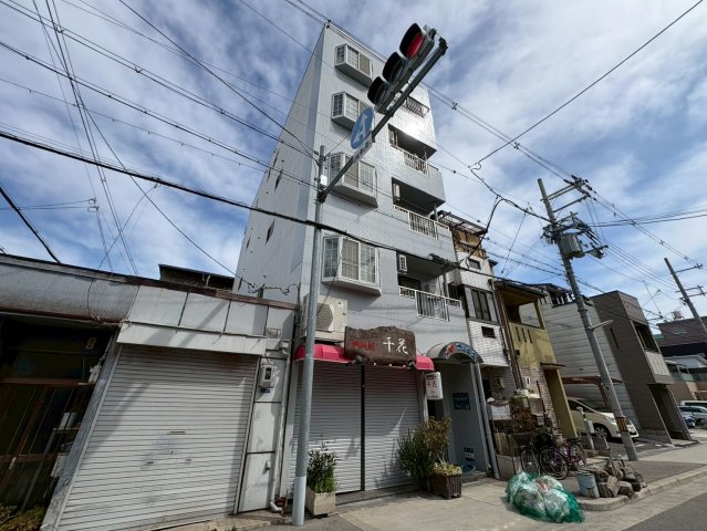 イマ・フルネスの外観写真