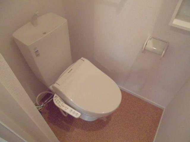 トイレ　落ち着いたトイレです