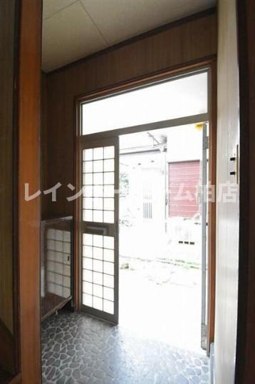玄関　落ち着いた玄関です