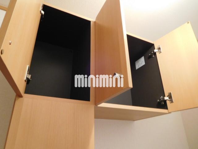 その他設備　上段の下駄箱です。
