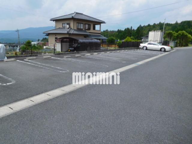 駐車場　広い駐車場があります。