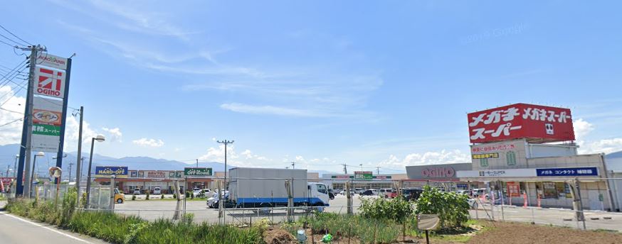 ショッピングセンター　ACROSS PLAZA山梨（ショッピングセンター）まで696m