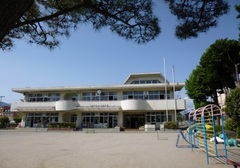 幼稚園・保育園　山梨市立つつじ幼稚園（幼稚園・保育園）まで1025m