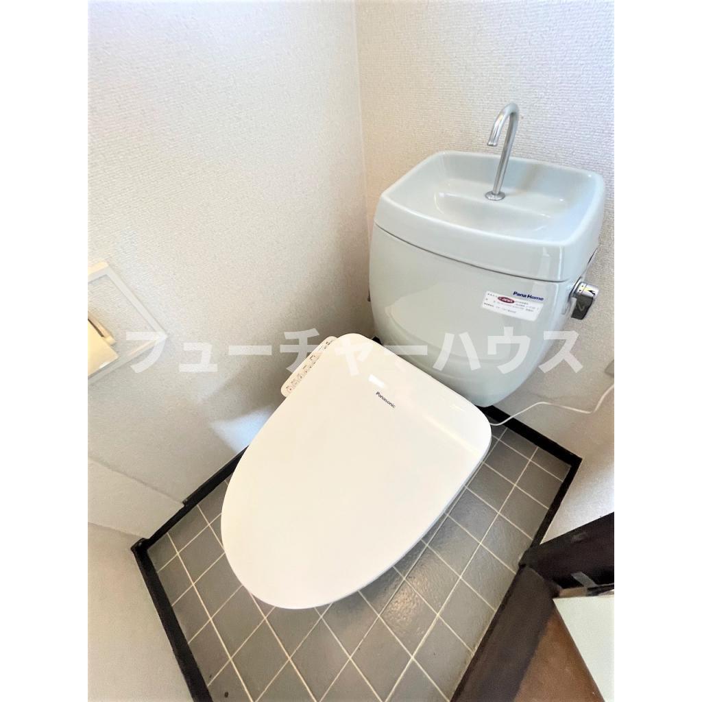 トイレ　※写真は203のもの