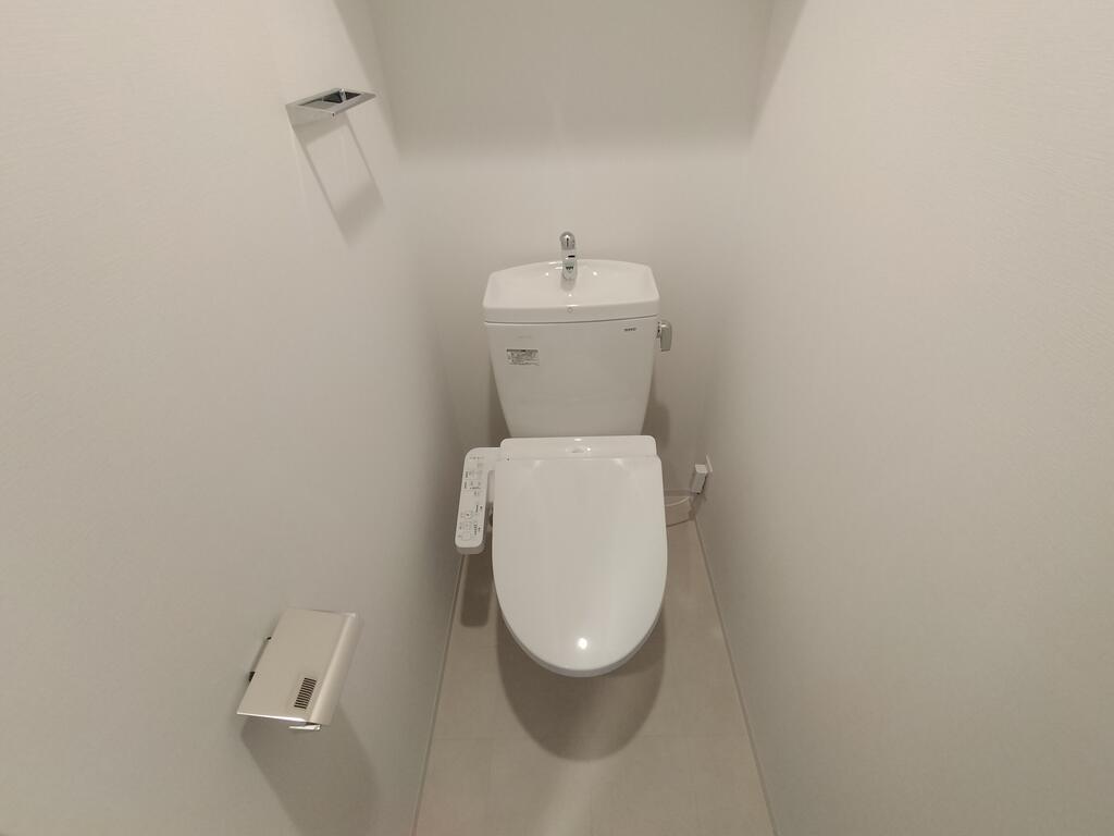 トイレ　※同建物の別のお部屋の写真です。