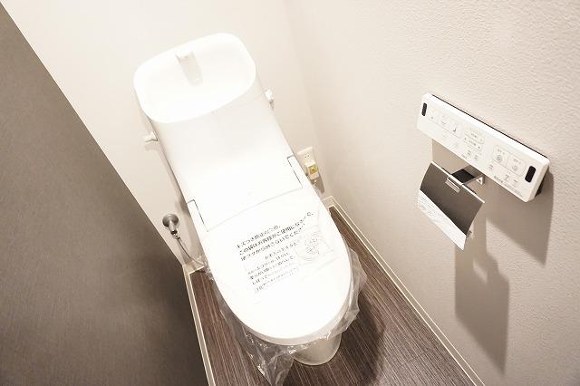 トイレ　トイレ