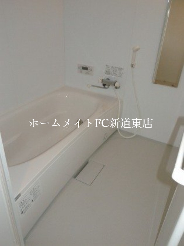 バス・シャワールーム　バス
