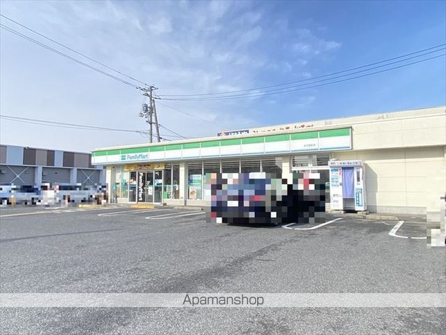 コンビニ　ファミリーマート米子糀町店（コンビニ）まで689m
