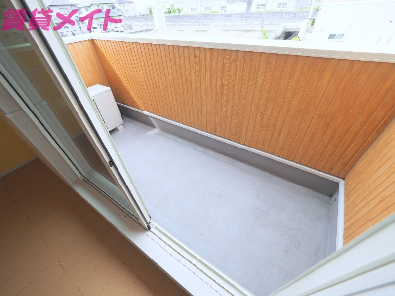 バルコニー　同タイプ部屋写真です。