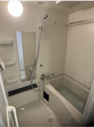 バス・シャワールーム　※写真は同じマンションの違う部屋のものになります。