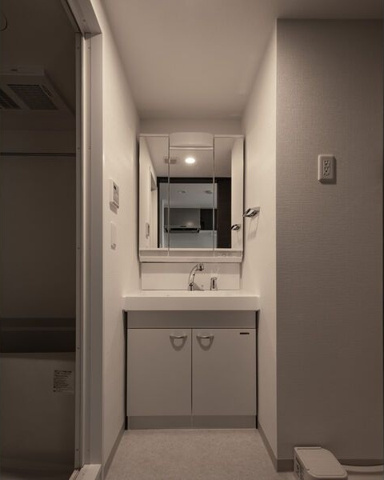 洗面設備　※写真は同じマンションの違う部屋のものになります。