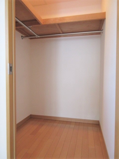 収納　※別号室の参考写真です(反転・現況優先)