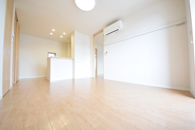居室・リビング　～白を基調としたきれいなお部屋っ～