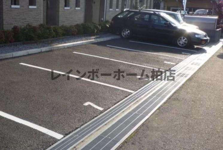 駐車場　駐車場完備です