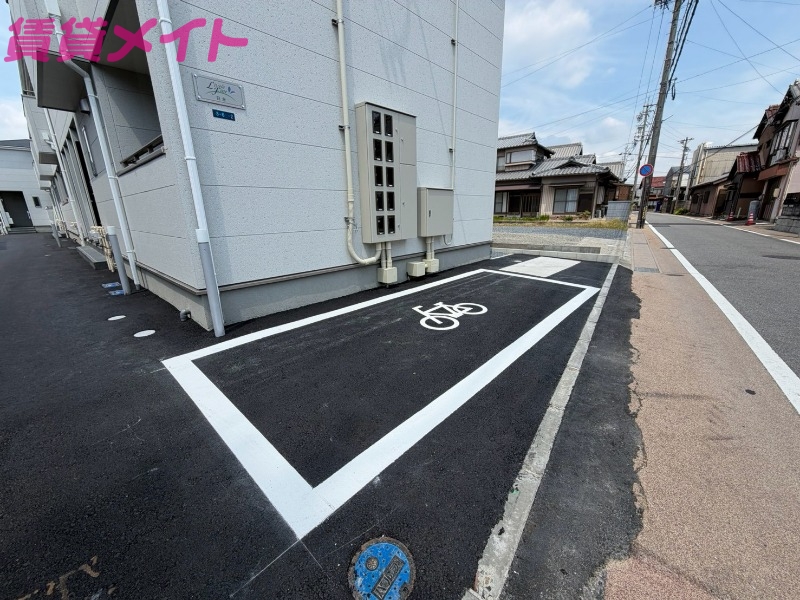 駐車場　建設中